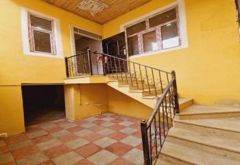 Satilir 3 otaqli ev villa Xırdalan Xırdalanda aşağısı qaraj 3 otaq təmirli həyət evi satılır