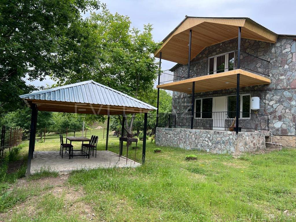 Günlük, bağ evi
