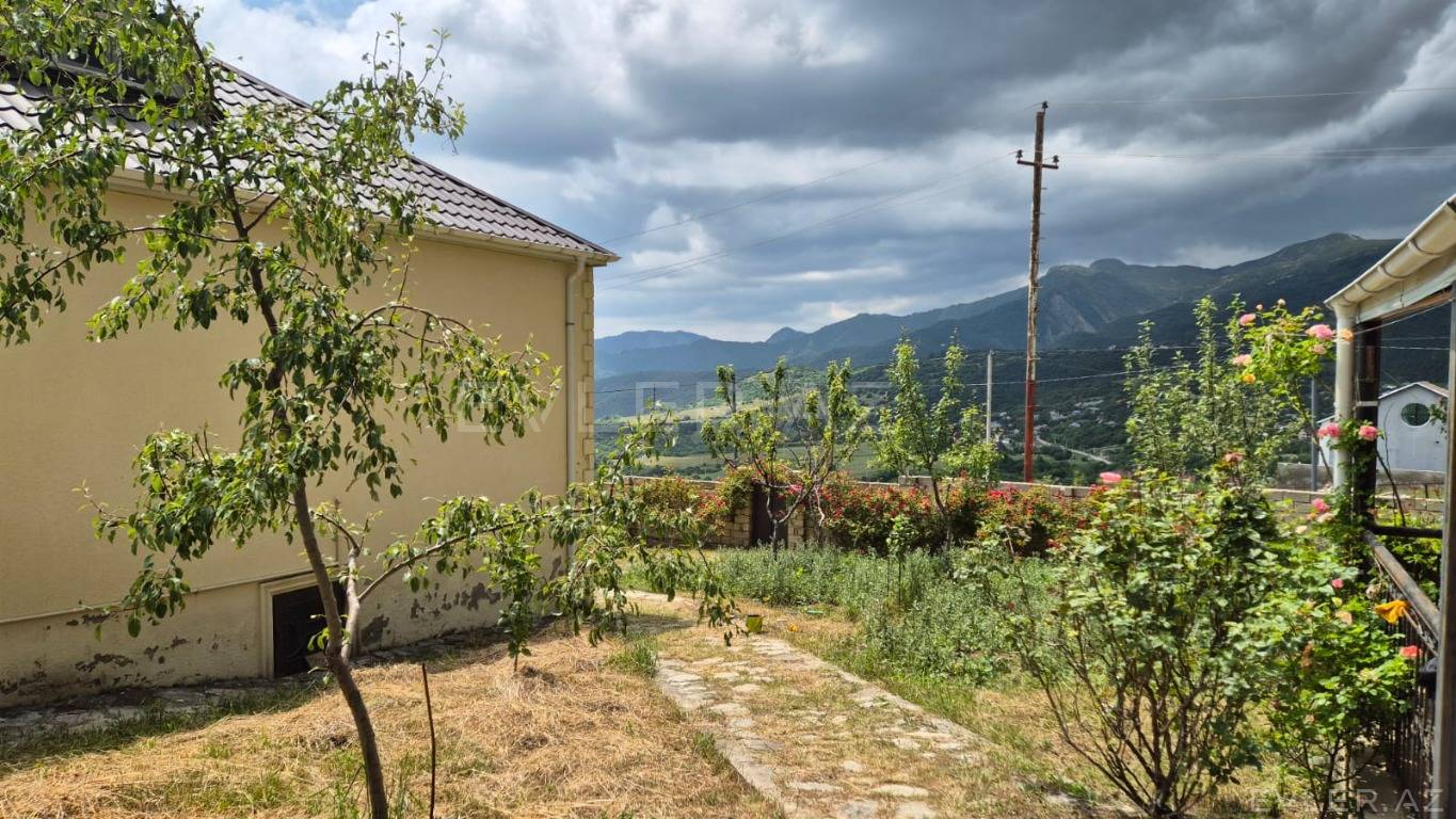 Satılır, həyət evi/villa