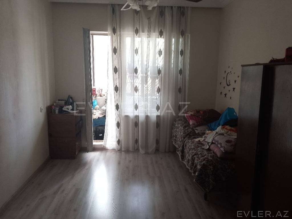 Satılır, köhnə tikili