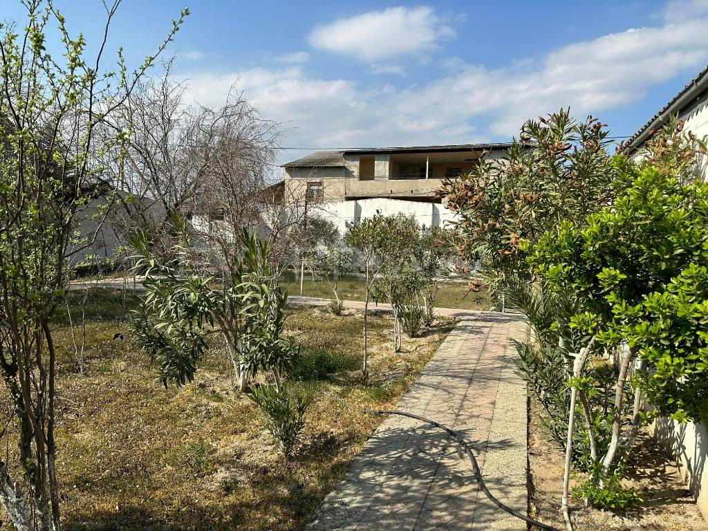 Satılır, bağ evi