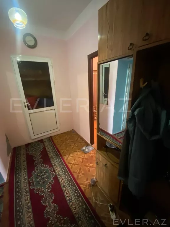 Satılır, köhnə tikili