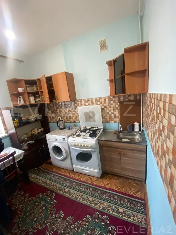 Satılır, köhnə tikili
