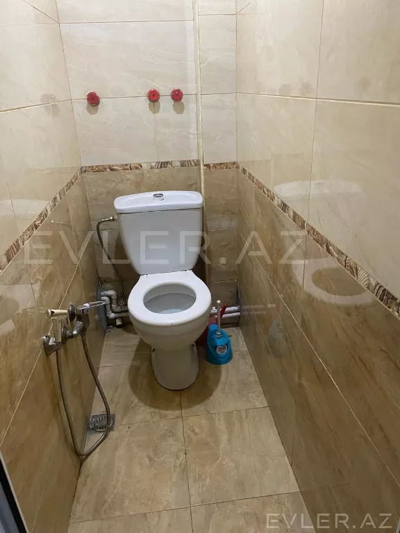 Satılır, köhnə tikili