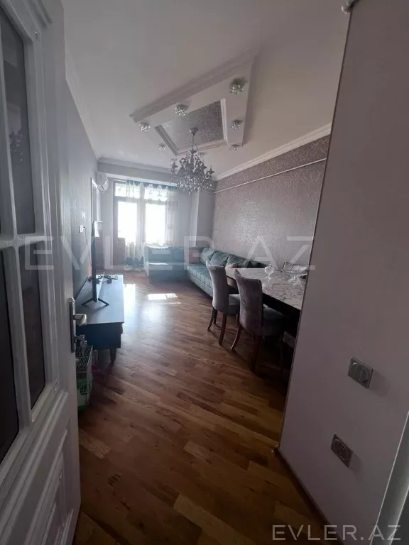 Satılır, yeni tikili