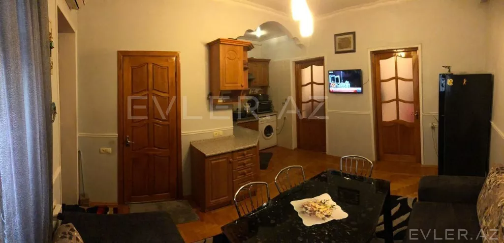 Satılır, köhnə tikili