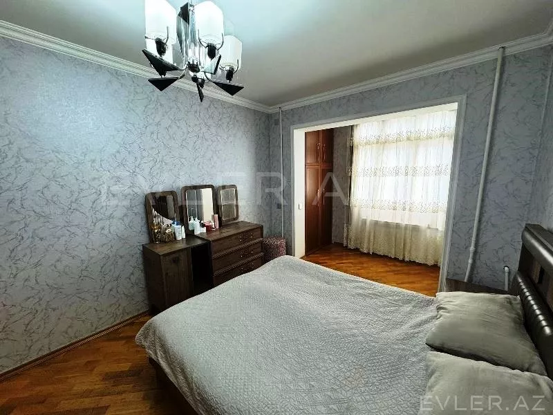 Satılır, köhnə tikili