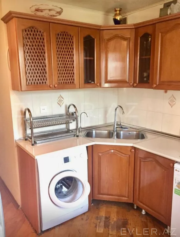 Satılır, köhnə tikili