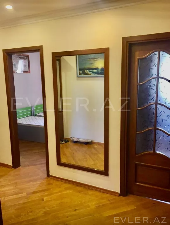 Satılır, köhnə tikili