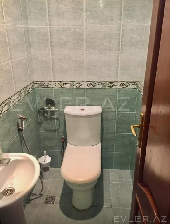Satılır, köhnə tikili