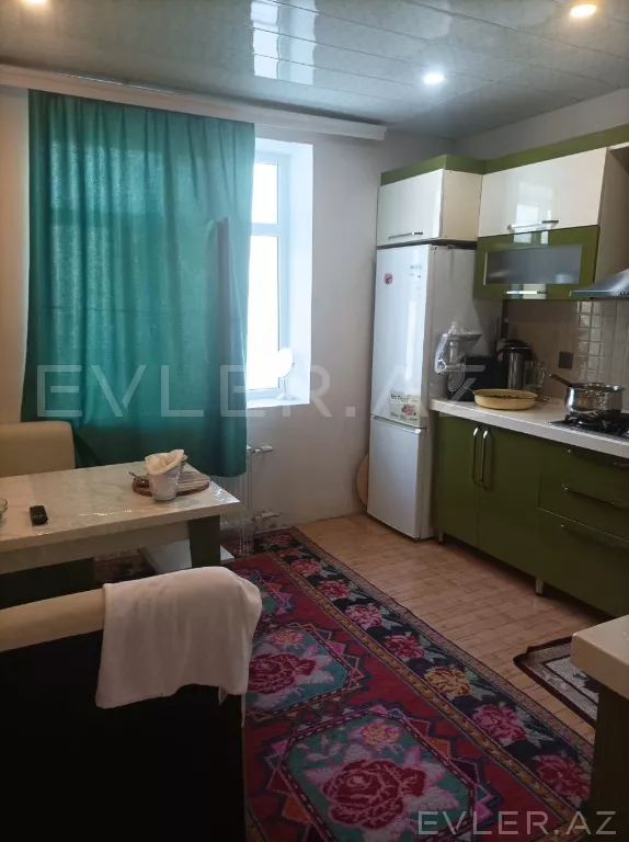 Satılır, həyət evi/villa