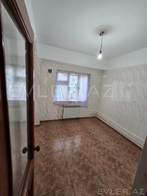Satılır, köhnə tikili