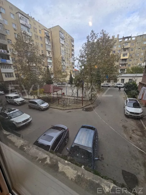 Satılır, köhnə tikili