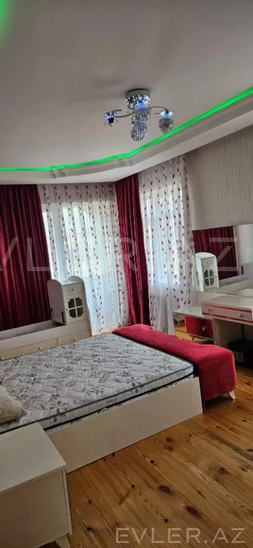 Satılır, həyət evi/villa
