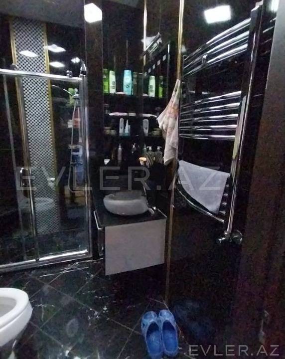 Satılır, köhnə tikili