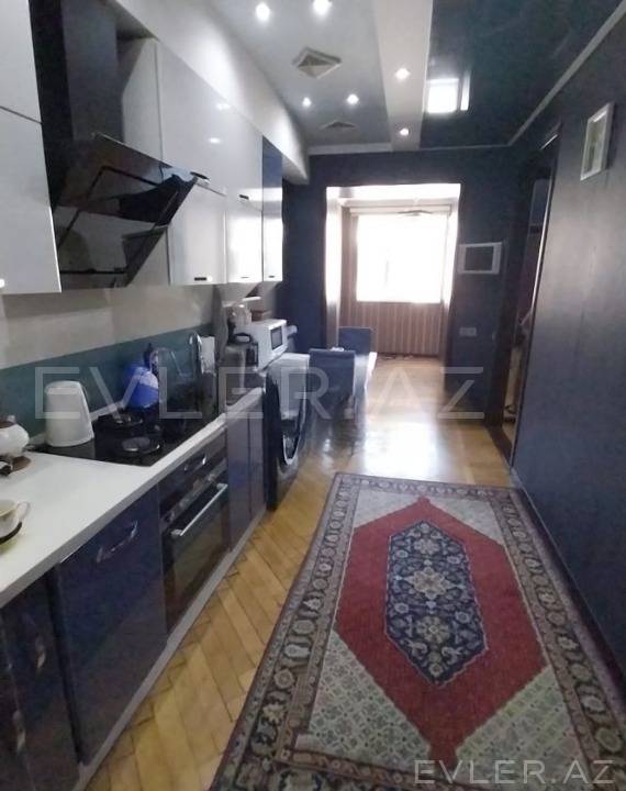 Satılır, köhnə tikili