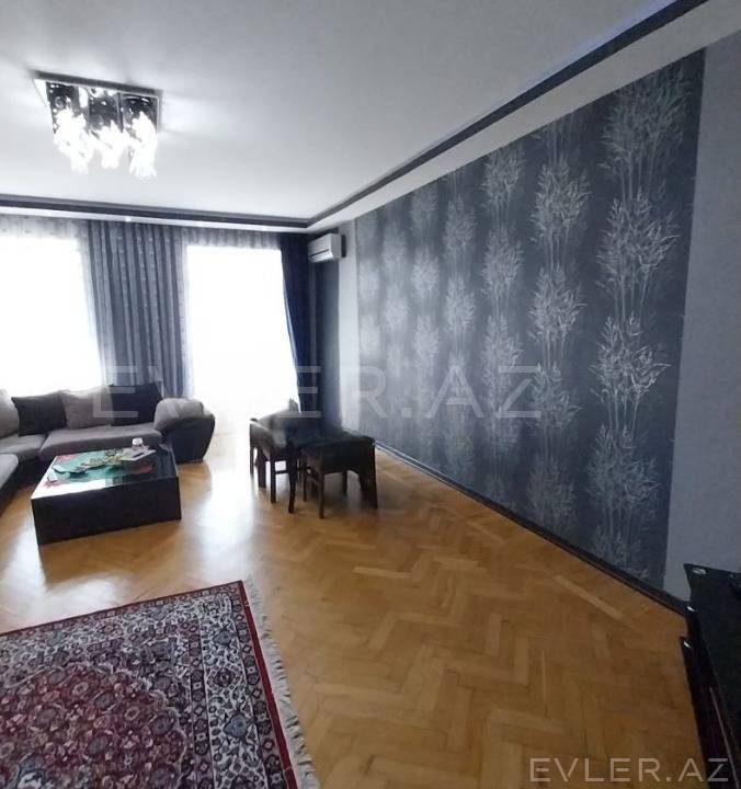 Satılır, köhnə tikili