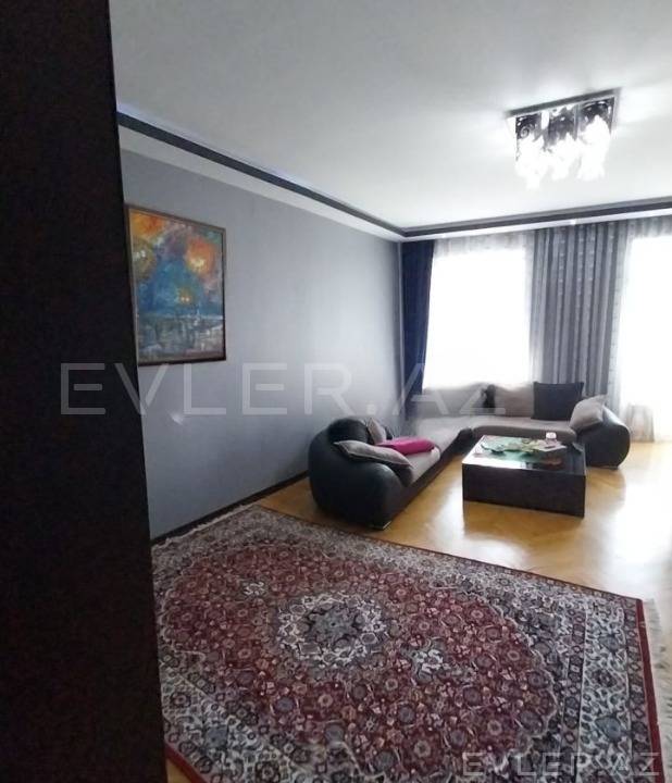 Satılır, köhnə tikili