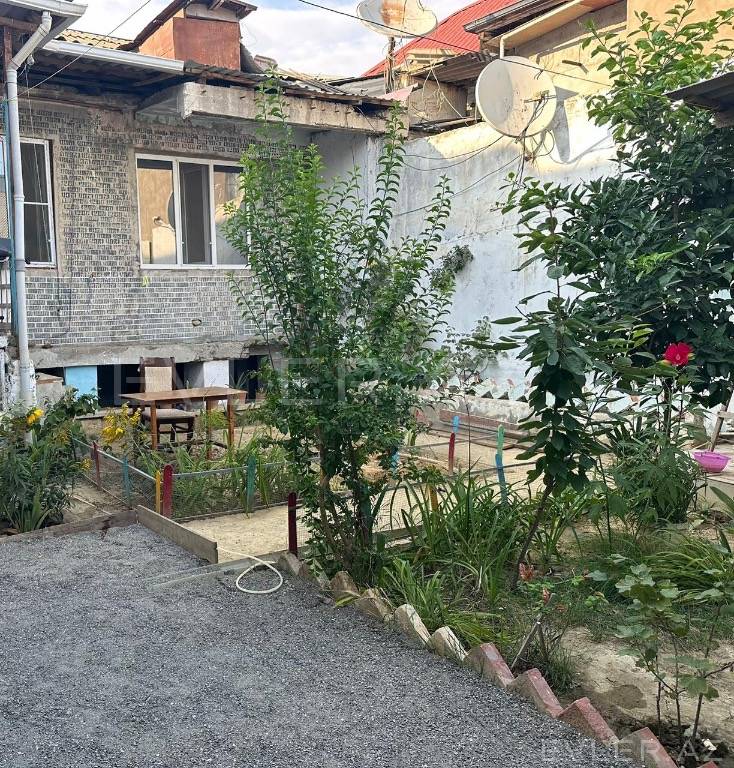 Satılır, həyət evi/villa