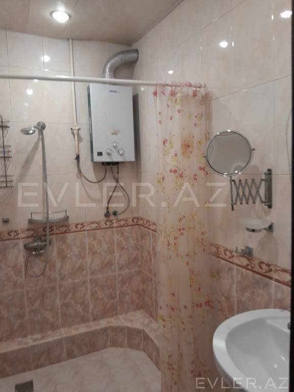 Aylıq, köhnə tikili