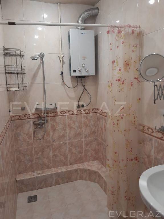 Aylıq, köhnə tikili