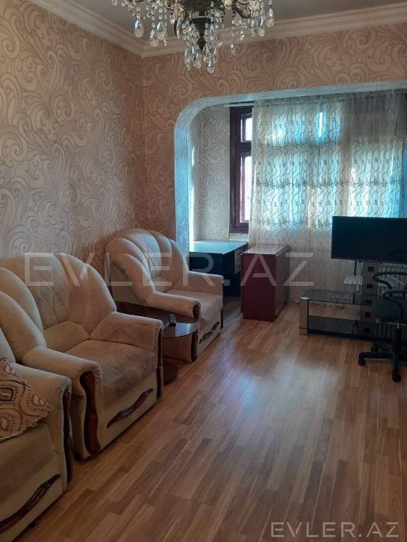 Aylıq, köhnə tikili