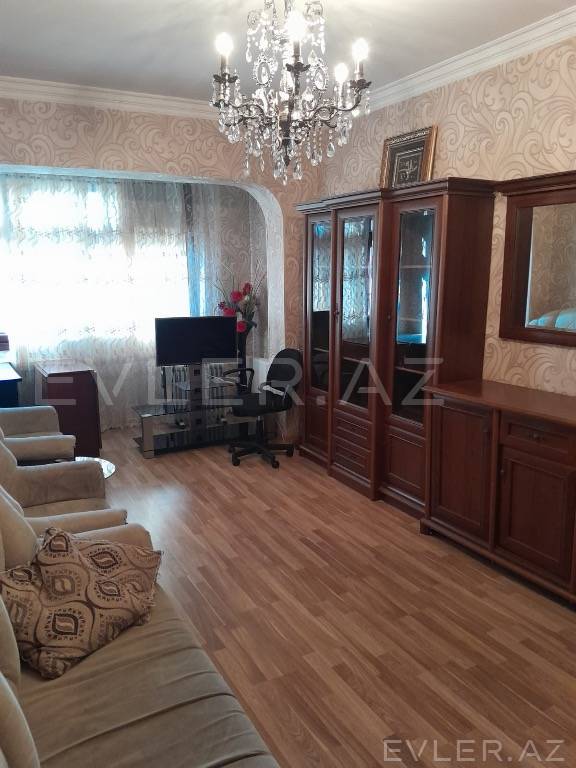 Aylıq, köhnə tikili