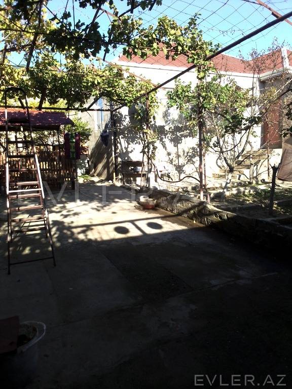 Satılır, həyət evi/villa