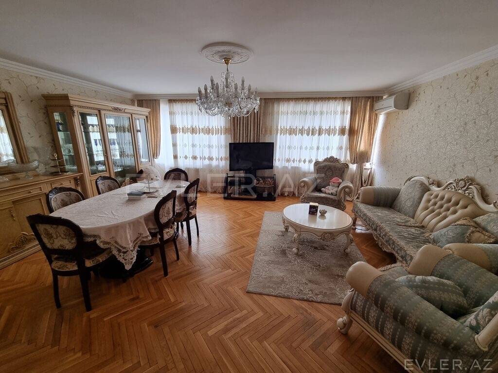 Satılır, həyət evi/villa