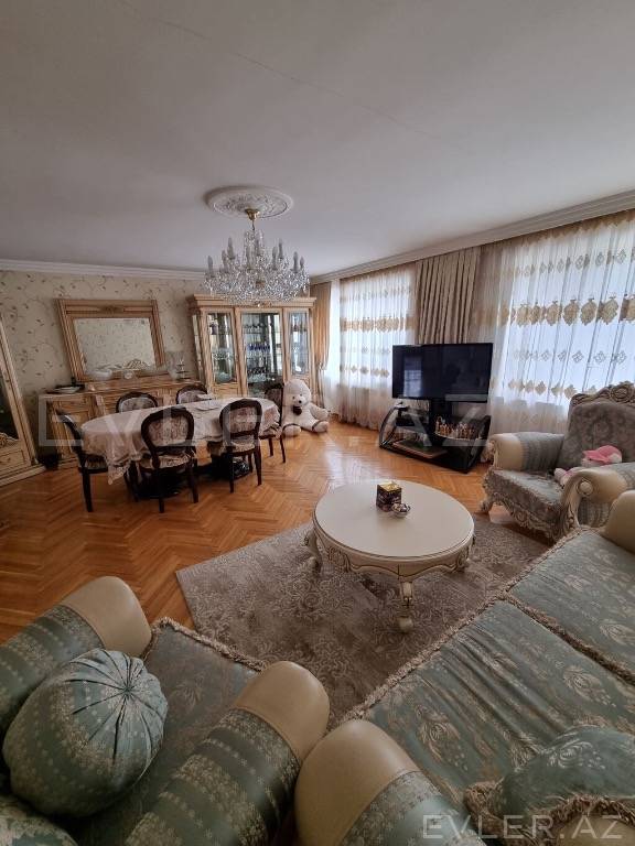 Satılır, həyət evi/villa