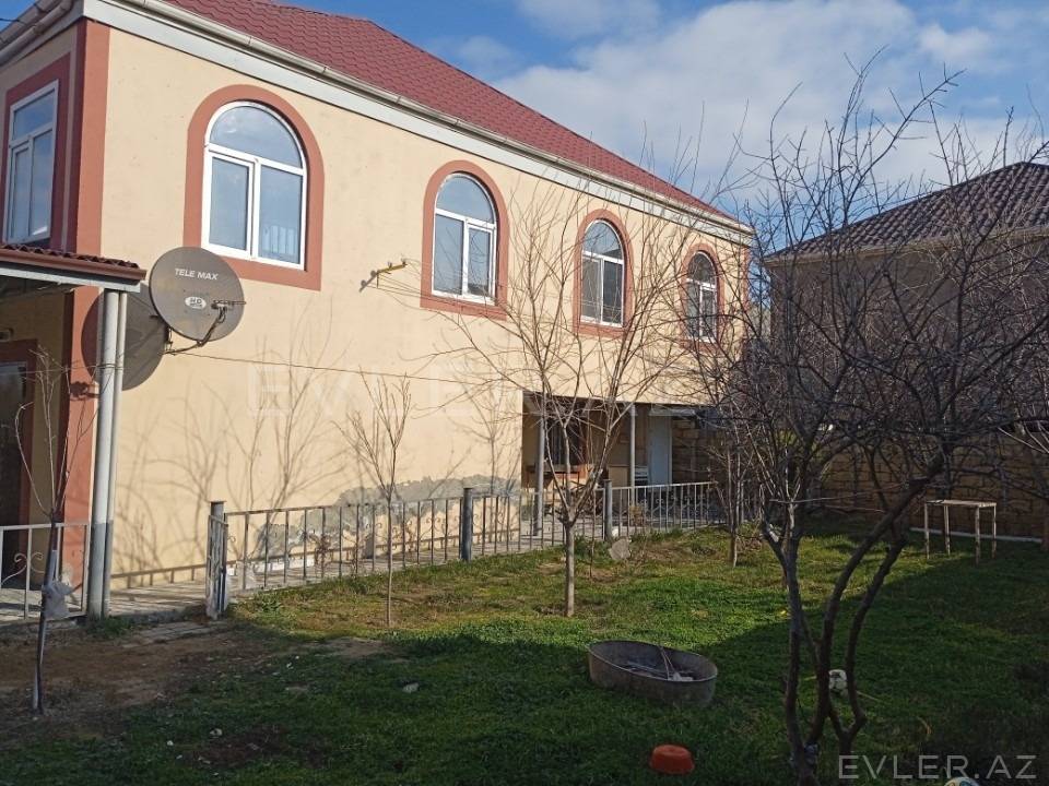 Aylıq, bağ evi