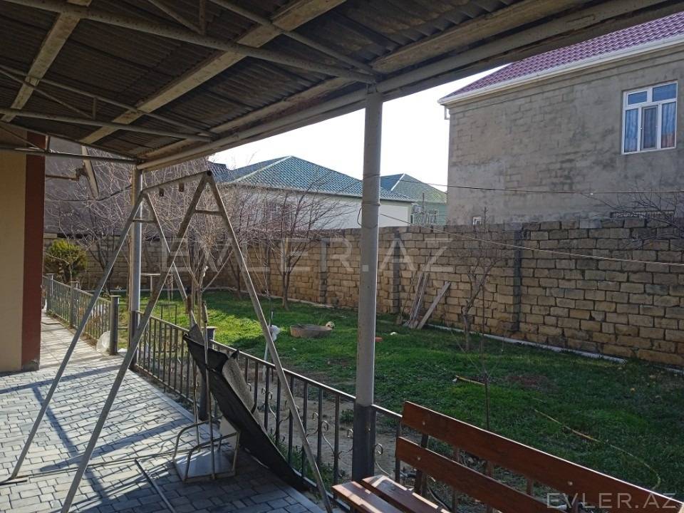Aylıq, bağ evi