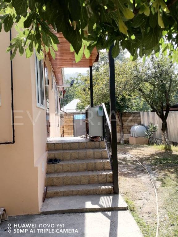 Satılır, bağ evi