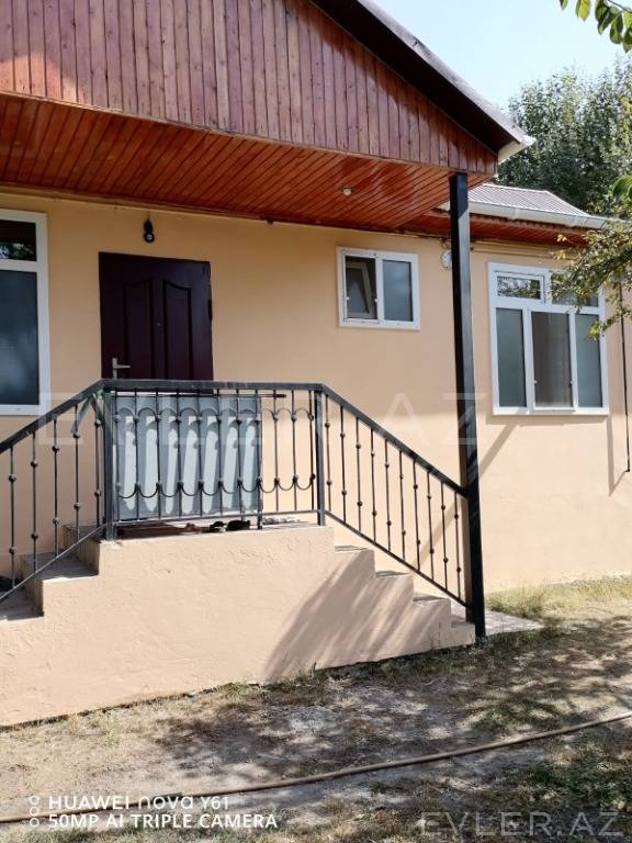 Satılır, bağ evi