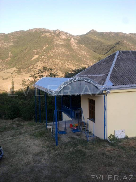 Satılır, bağ evi