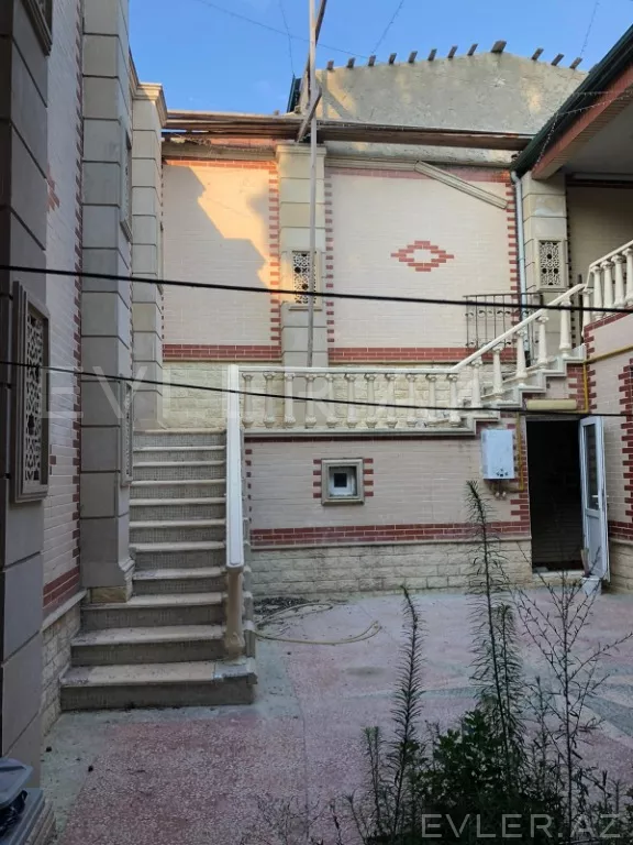 Aylıq, bağ evi