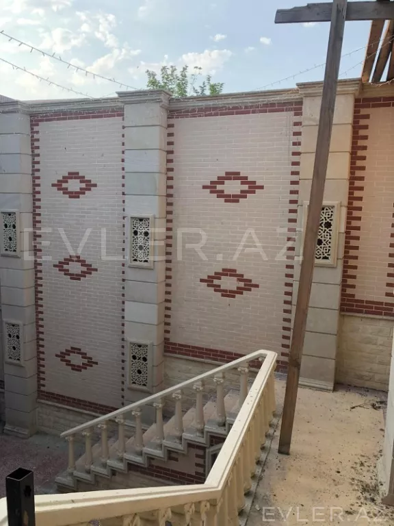 Aylıq, bağ evi