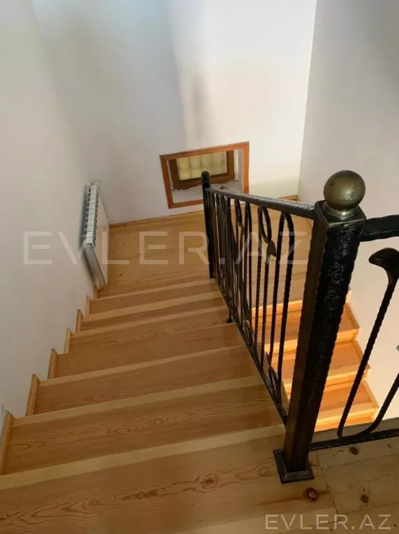 Aylıq, bağ evi