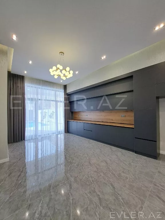 Satılır, həyət evi/villa