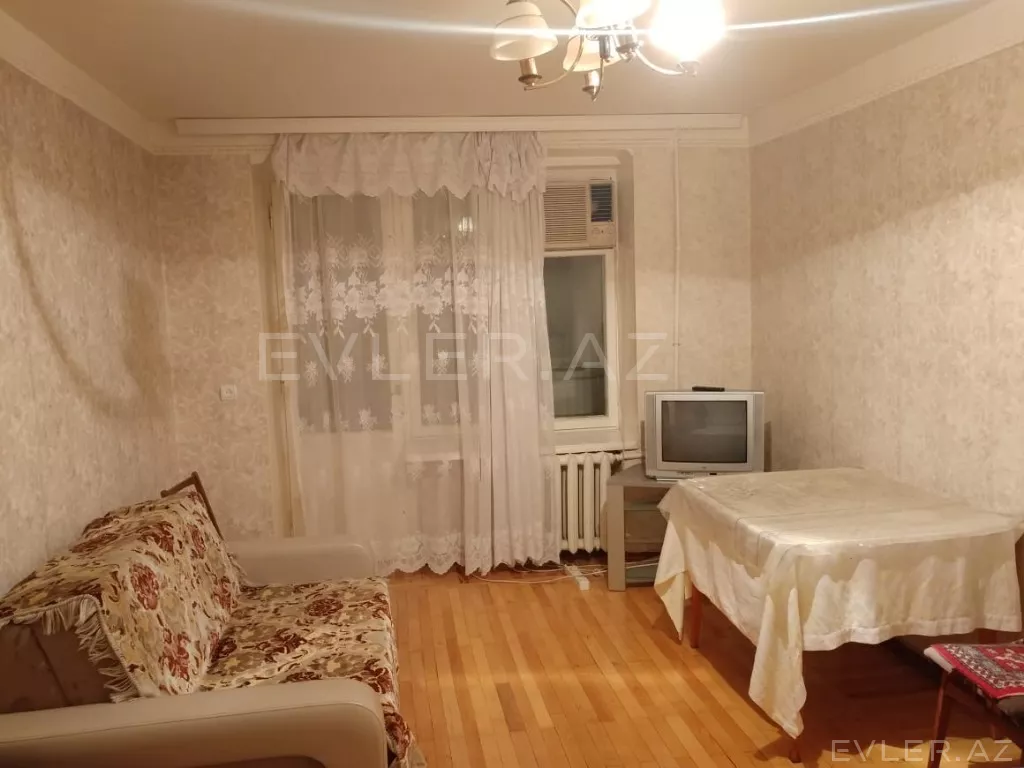Aylıq, köhnə tikili