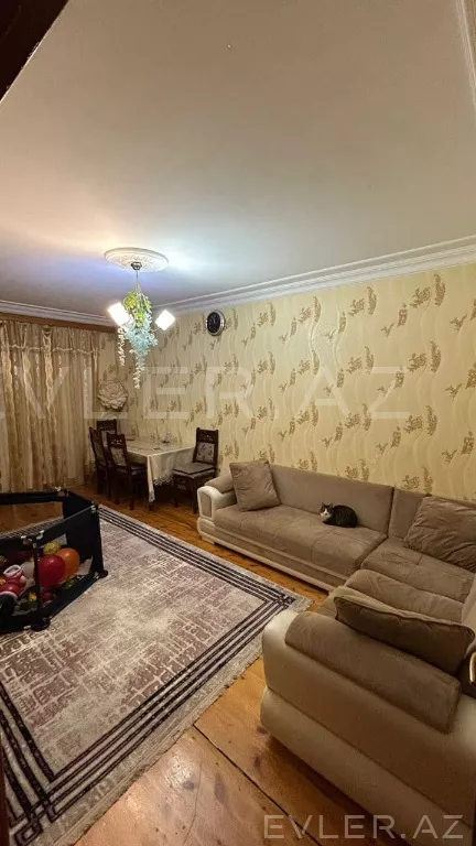 Satılır, köhnə tikili