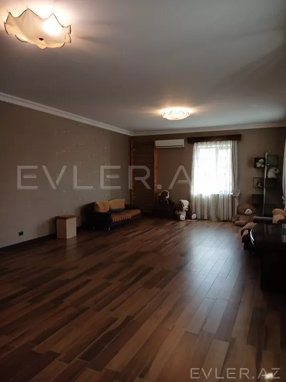 Satılır, həyət evi/villa