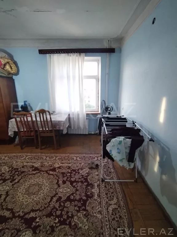 Satılır, köhnə tikili