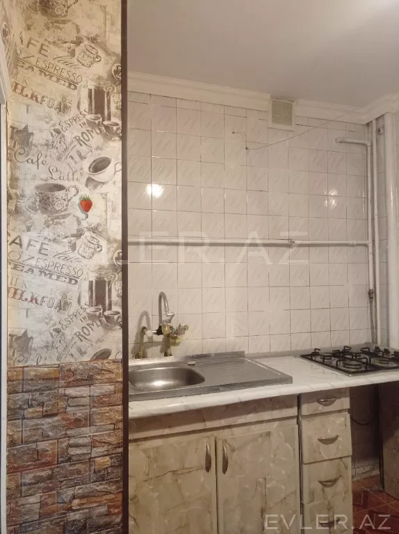 Satılır, köhnə tikili