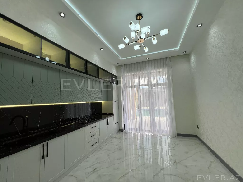 Satılır, həyət evi/villa