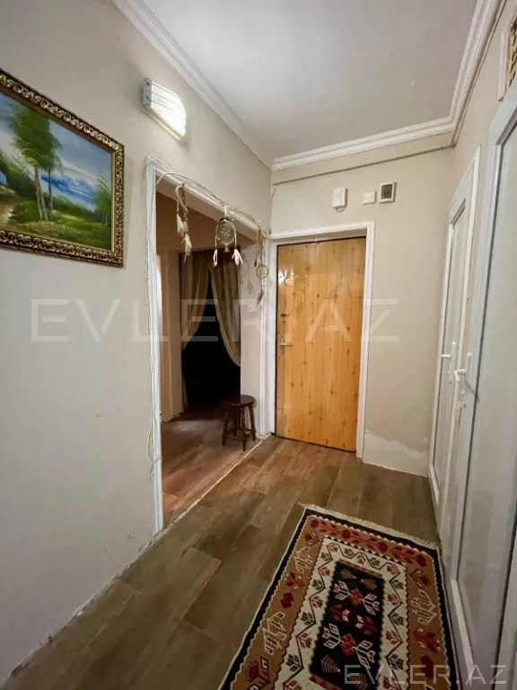 Satılır, köhnə tikili