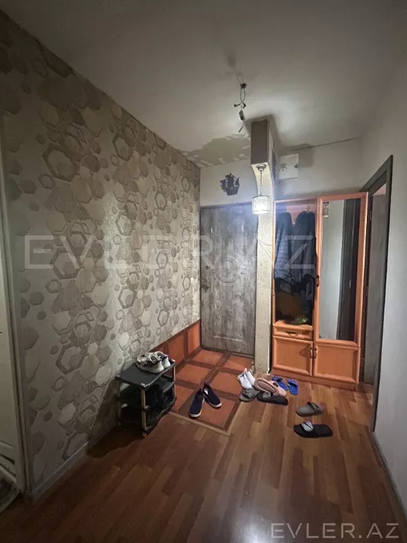 Satılır, köhnə tikili