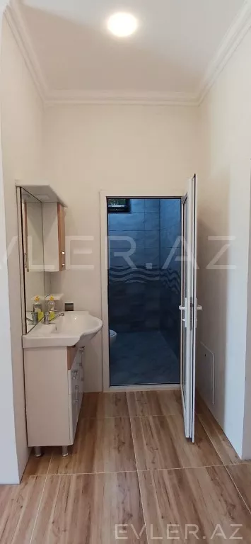 Satılır, həyət evi/villa
