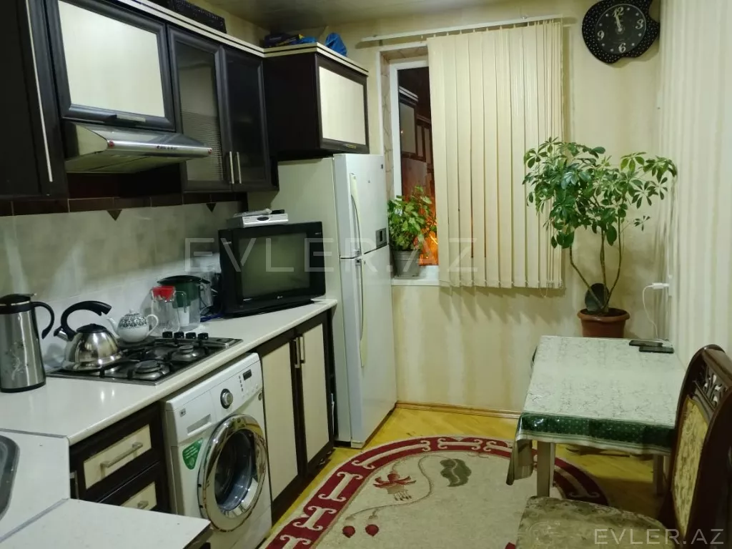 Aylıq, köhnə tikili
