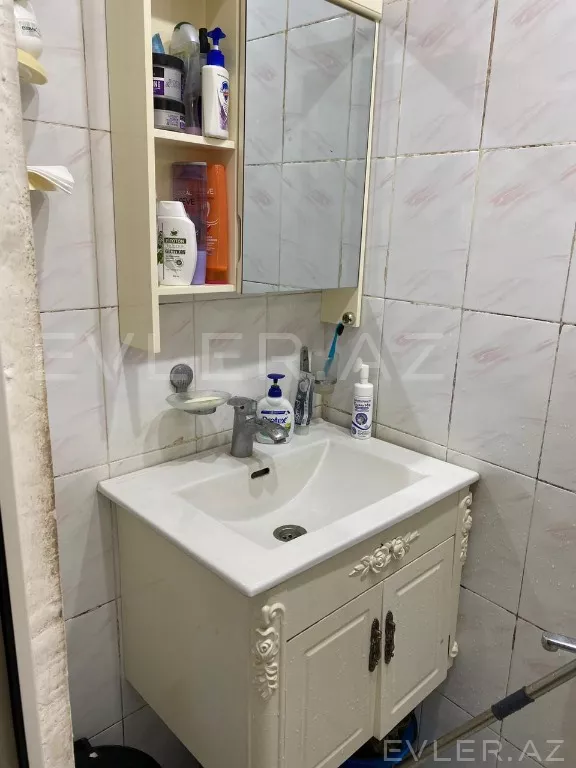 Aylıq, köhnə tikili